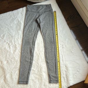 Lululemon wonderunder leggings. Size 4. Gray in very good condition